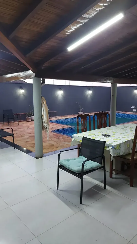 Casa, 4 quartos, 223 m² - Foto 2