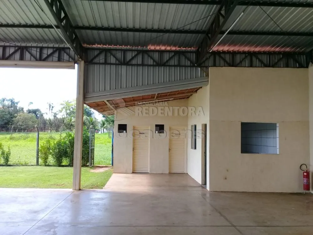 Chácara, 3 quartos, 1400 m² - Foto 1