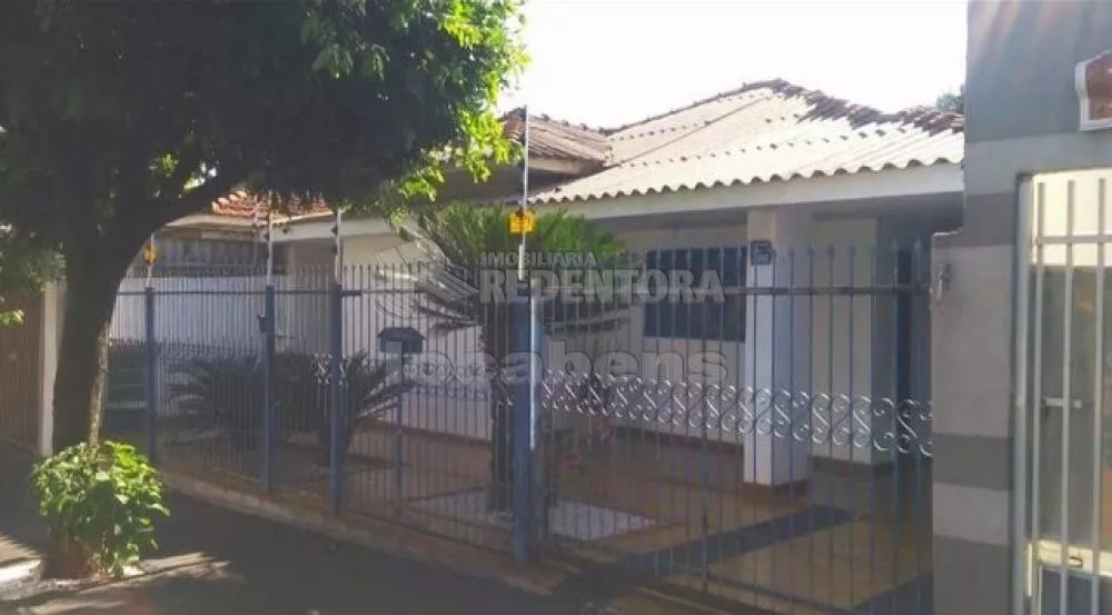 Casa à venda com 4 quartos, 250m² - Foto 1