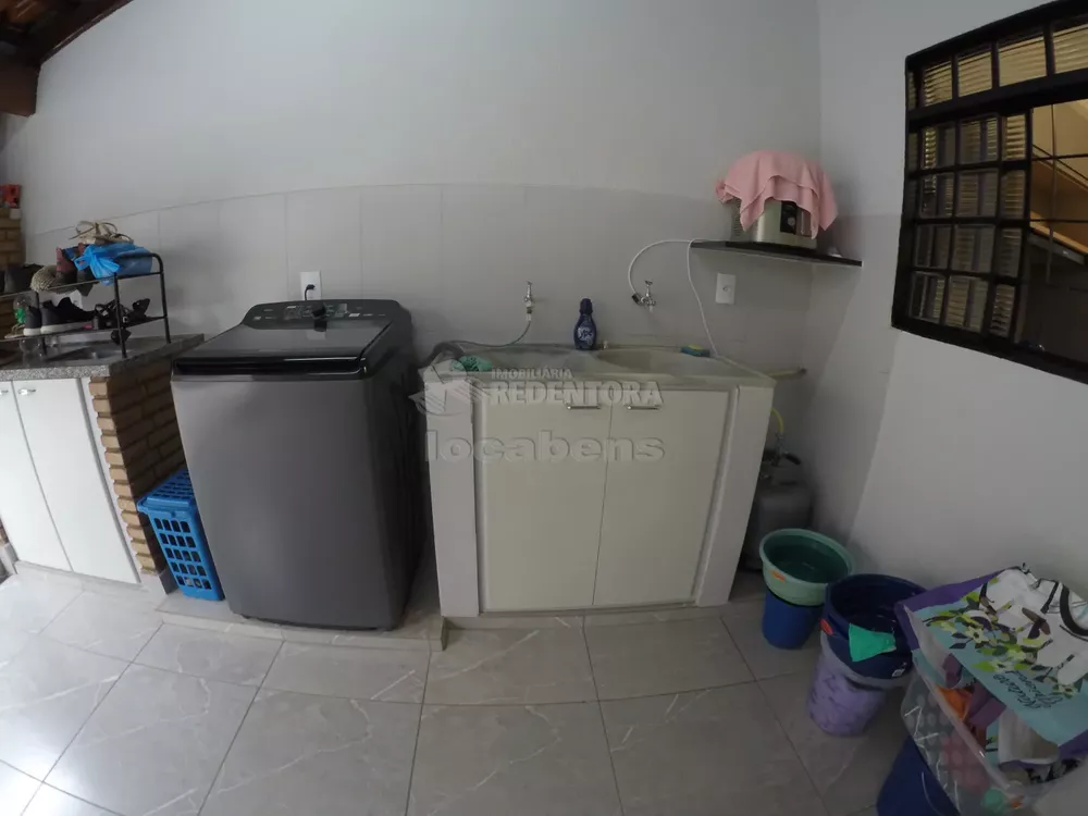 Casa à venda com 3 quartos, 201m² - Foto 2