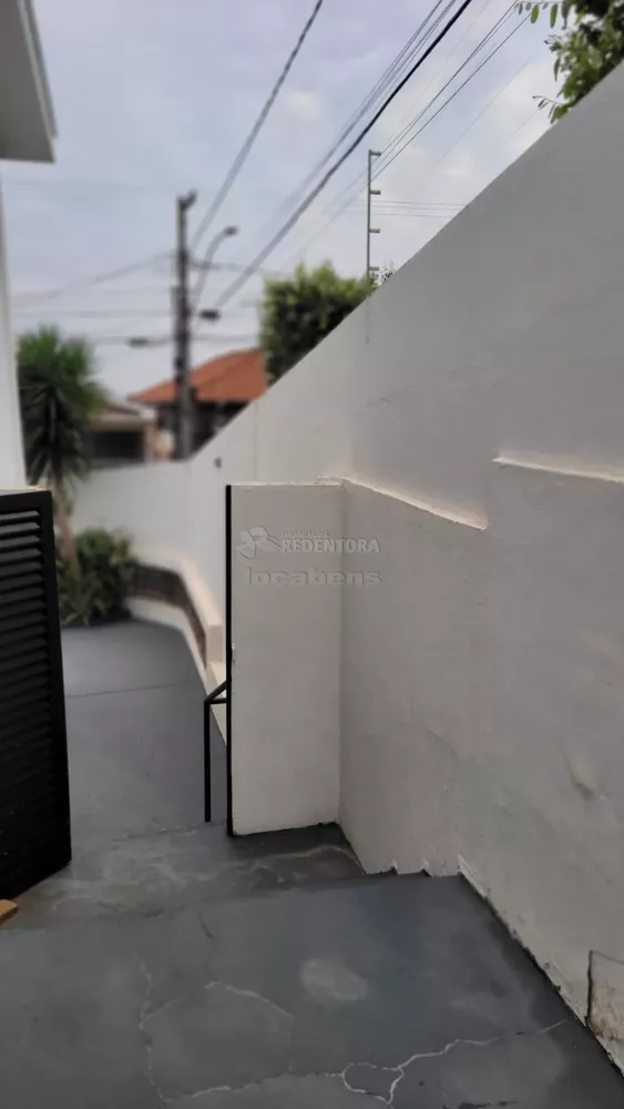 Casa à venda com 3 quartos, 300m² - Foto 3