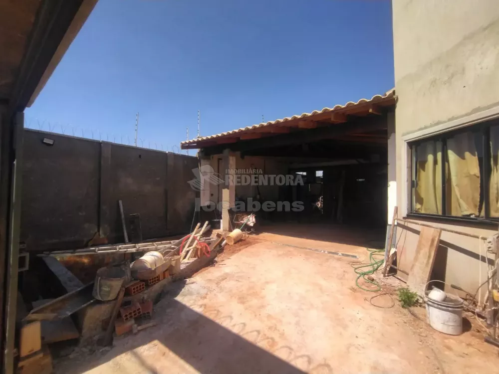 Casa à venda com 2 quartos, 150m² - Foto 2