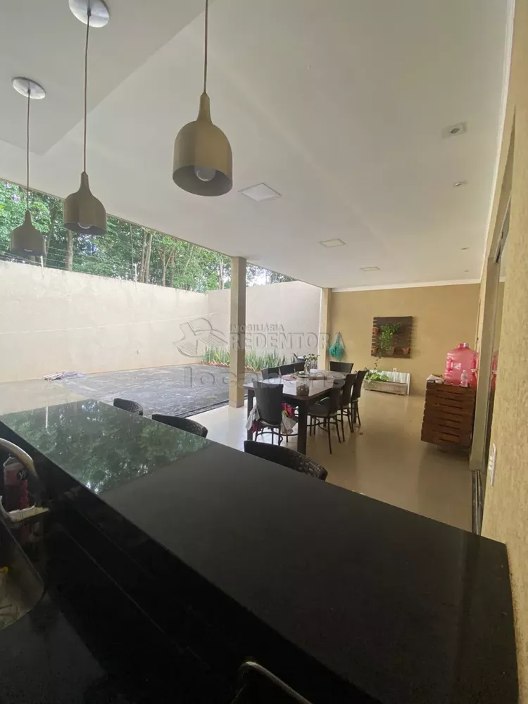Casa à venda com 2 quartos, 140m² - Foto 1