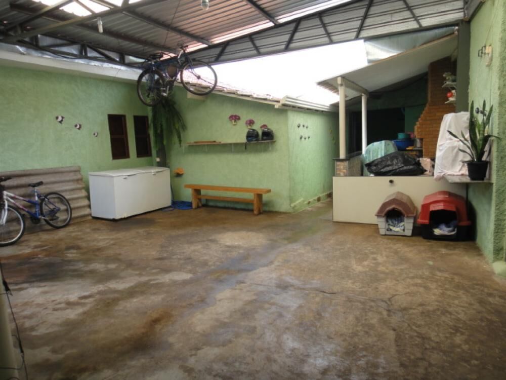Casa à venda com 6 quartos, 237m² - Foto 7