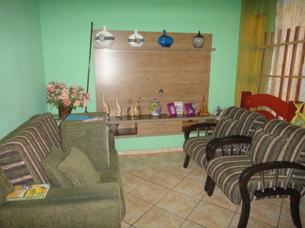 Casa à venda com 6 quartos, 237m² - Foto 3