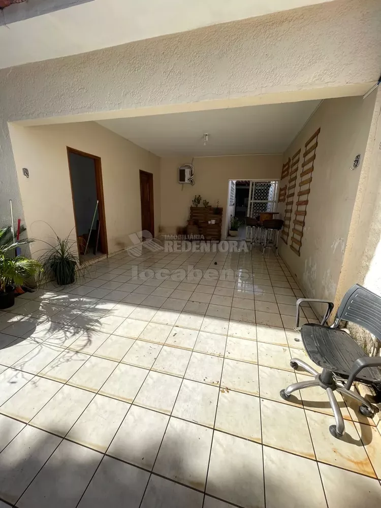 Casa à venda com 3 quartos, 167m² - Foto 1