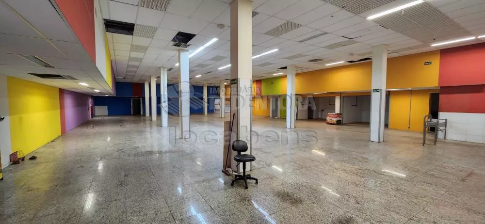 Depósito-Galpão-Armazém para alugar, 690m² - Foto 1