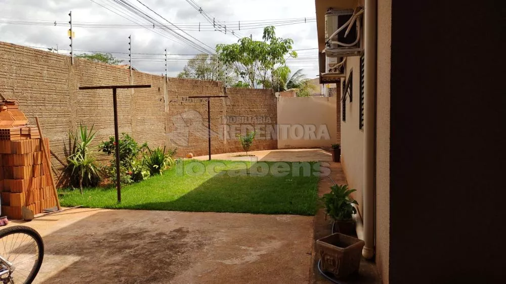 Casa à venda com 2 quartos, 100m² - Foto 3