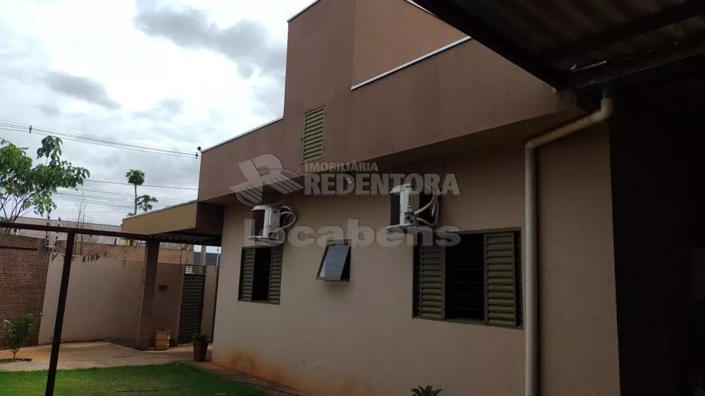 Casa à venda com 2 quartos, 100m² - Foto 1