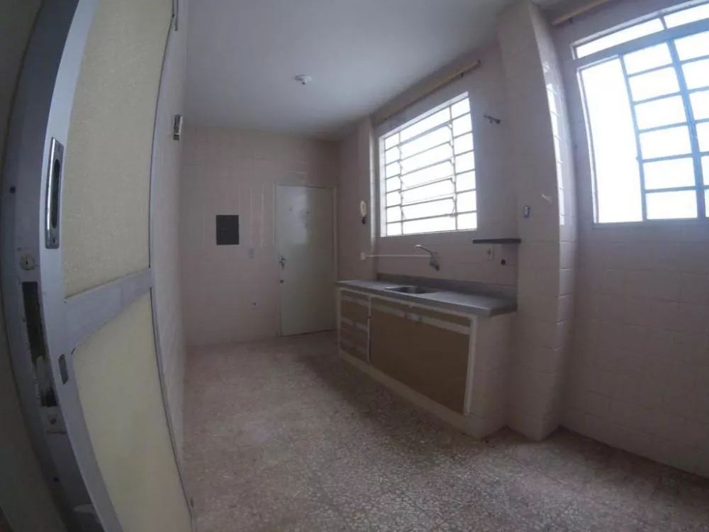 Apartamento à venda com 3 quartos, 100m² - Foto 2