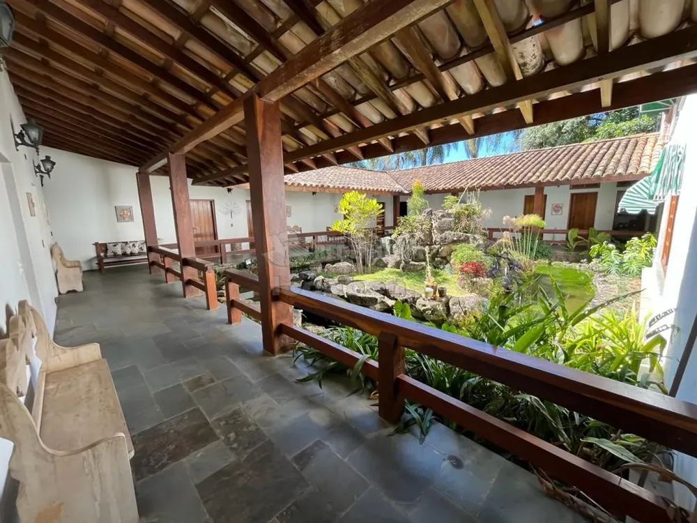 Hotel, 16 quartos, 2400 m² - Foto 1