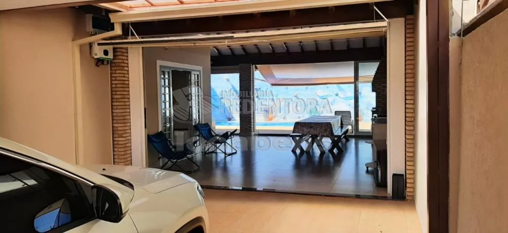 Casa à venda com 2 quartos, 180m² - Foto 1