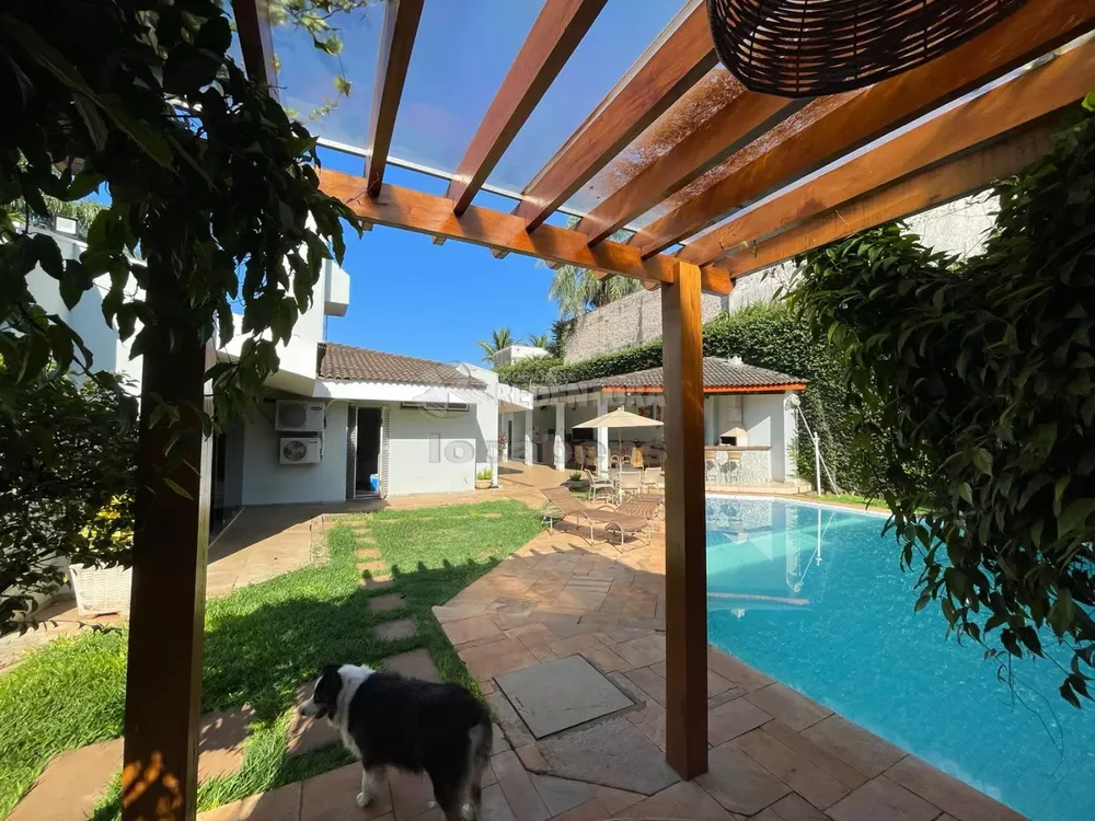 Casa à venda com 6 quartos, 500m² - Foto 2