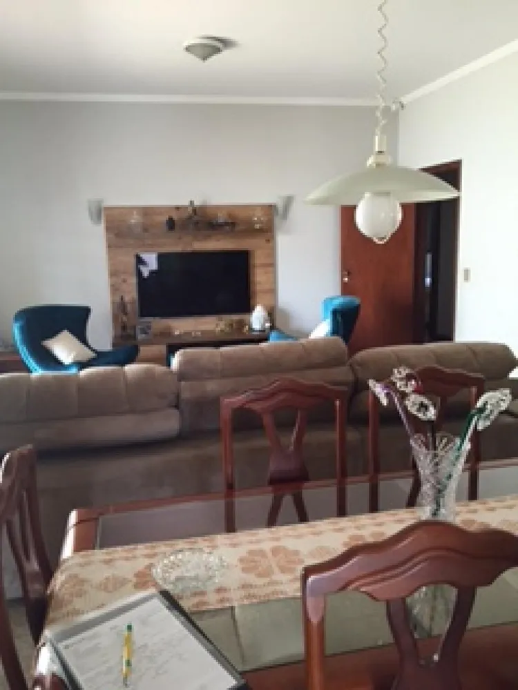 Casa, 3 quartos, 240 m² - Foto 1