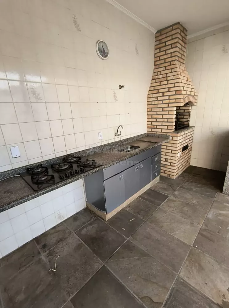 Casa à venda com 4 quartos, 350m² - Foto 2