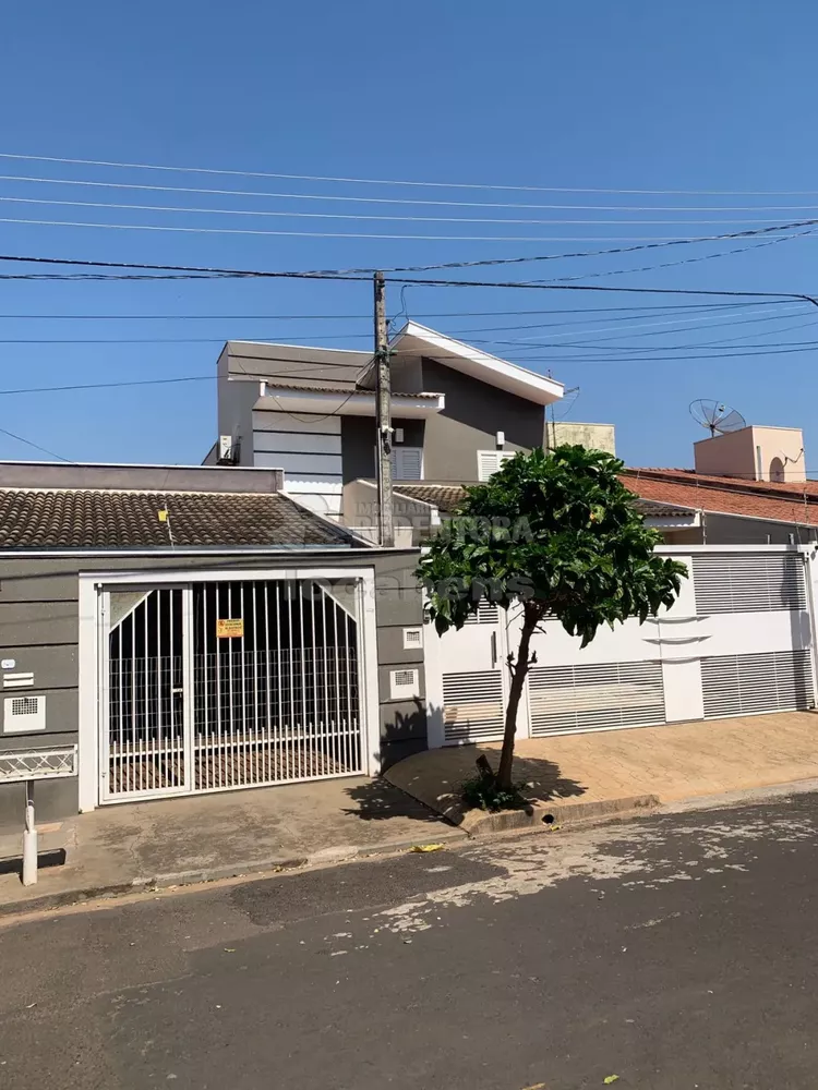 Sobrado à venda com 3 quartos, 340m² - Foto 1