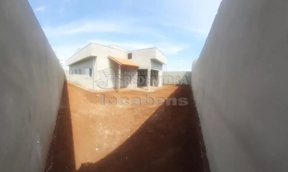 Casa à venda com 2 quartos, 100m² - Foto 1