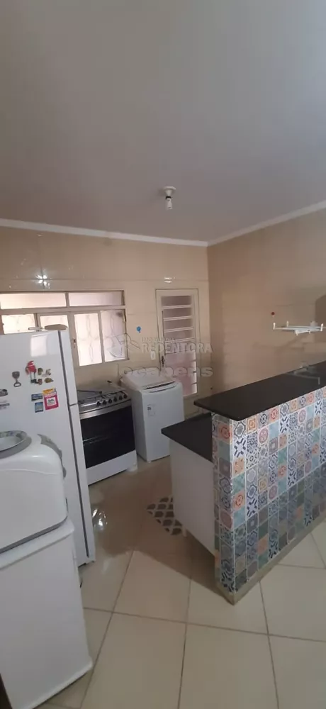 Casa à venda com 2 quartos, 70m² - Foto 4