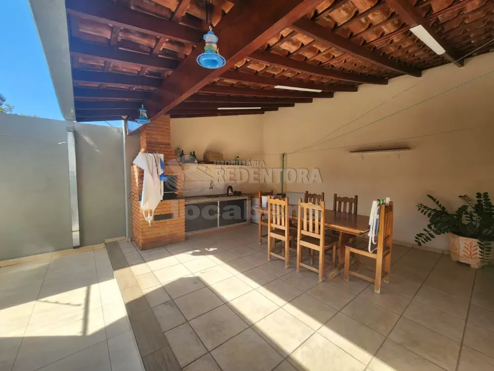 Casa à venda com 3 quartos, 220m² - Foto 4