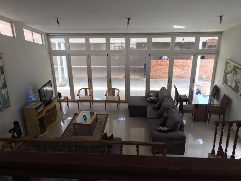 Casa, 3 quartos, 405 m² - Foto 1