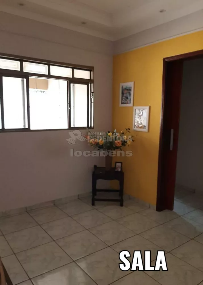 Casa à venda com 2 quartos, 240m² - Foto 3