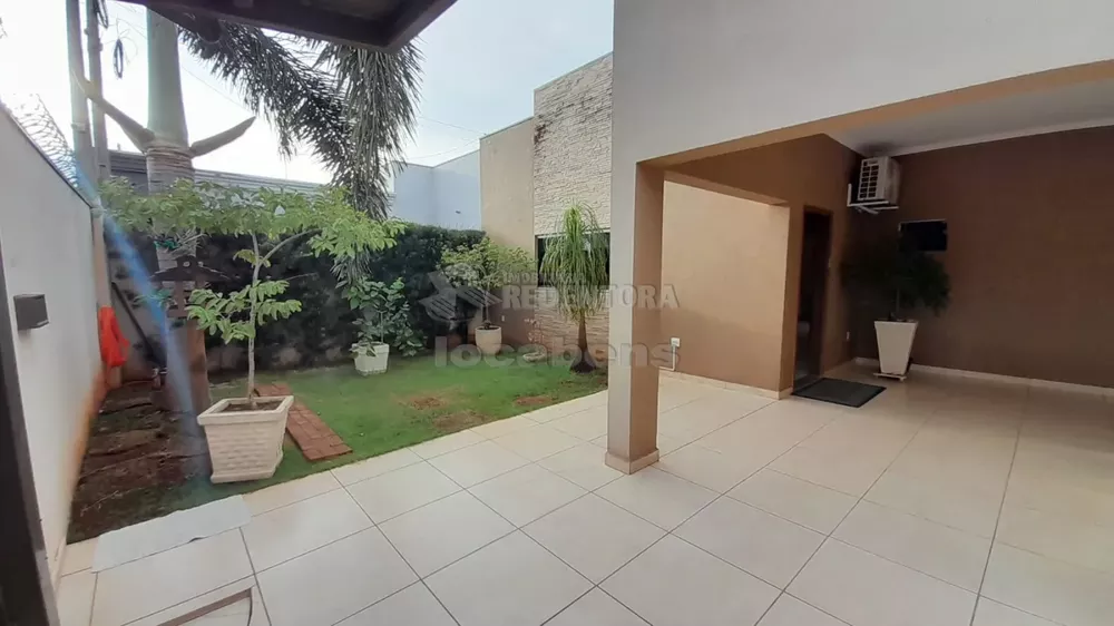 Casa à venda com 3 quartos, 180m² - Foto 2