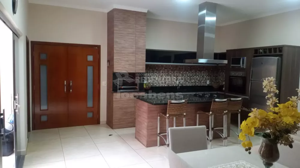 Casa à venda com 3 quartos, 180m² - Foto 1