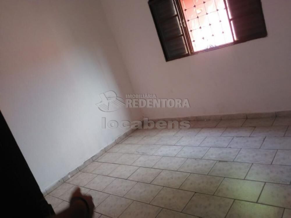 Casa à venda com 2 quartos, 200m² - Foto 2