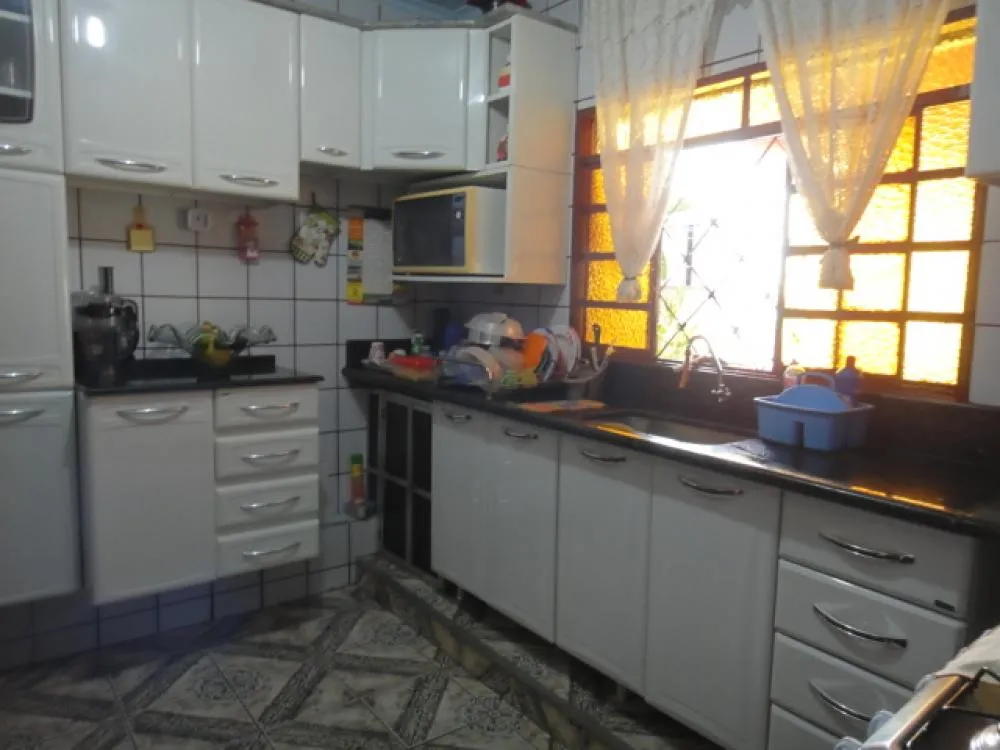 Casa, 6 quartos, 237 m² - Foto 1