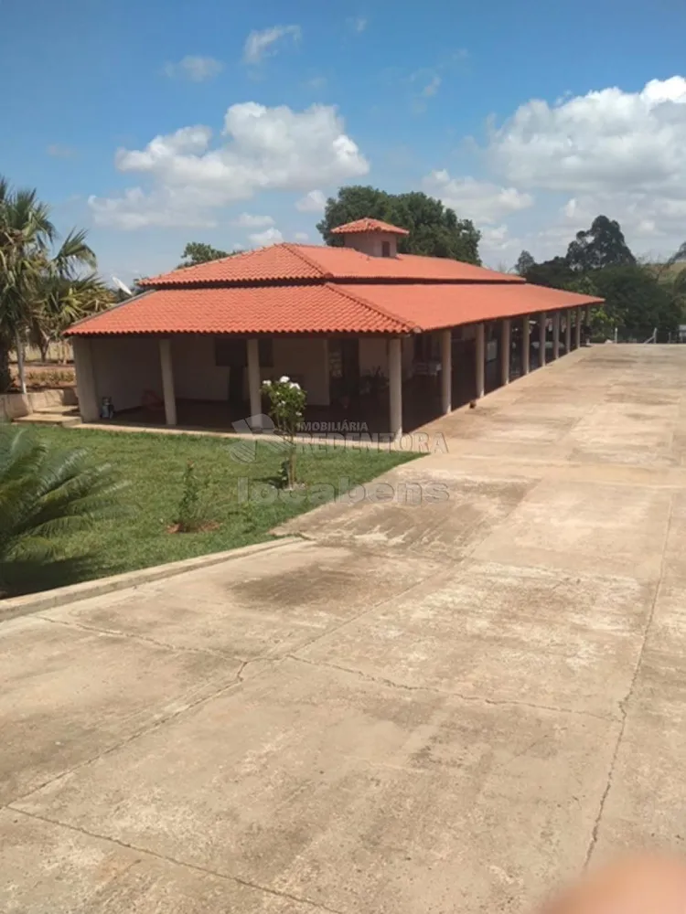 Chácara, 3 quartos, 2380 m² - Foto 1
