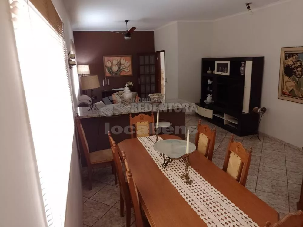 Casa à venda com 3 quartos, 80m² - Foto 1