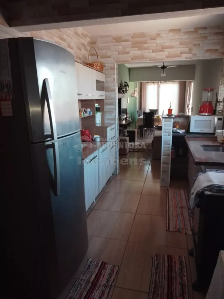 Casa à venda com 2 quartos, 45m² - Foto 1