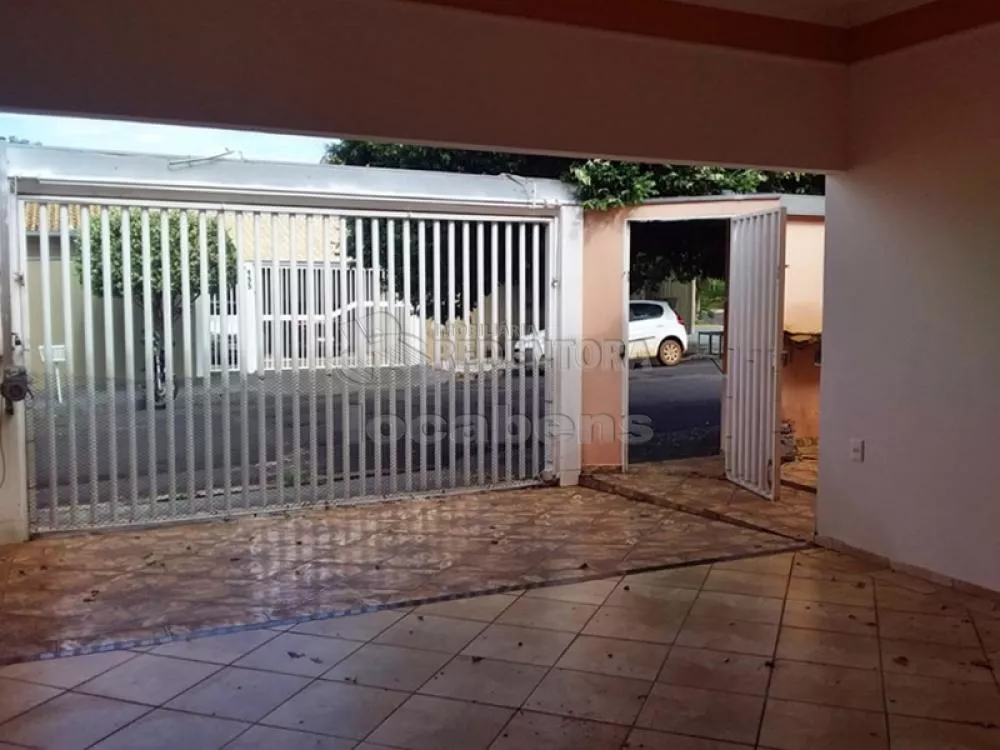 Casa à venda com 3 quartos, 180m² - Foto 2