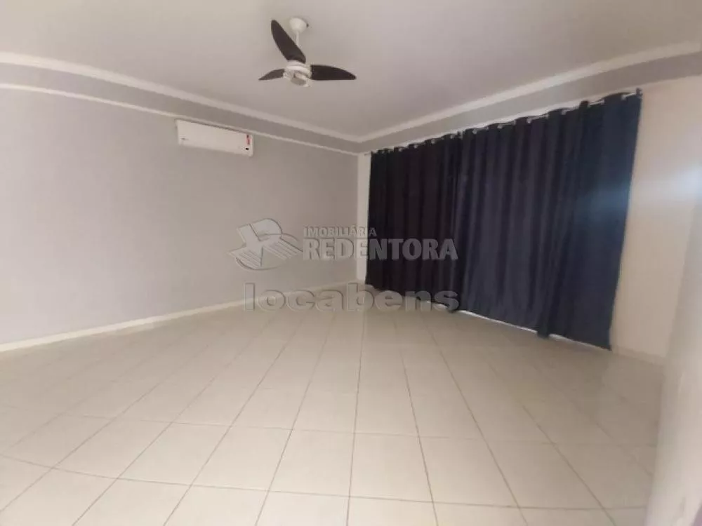 Casa à venda com 3 quartos, 210m² - Foto 2