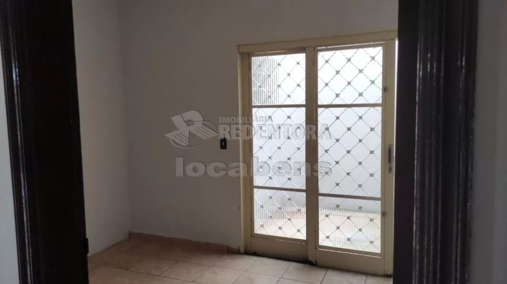 Casa à venda com 3 quartos, 230m² - Foto 2