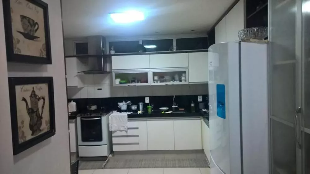 Casa de Condomínio para alugar com 5 quartos, 466m² - Foto 4