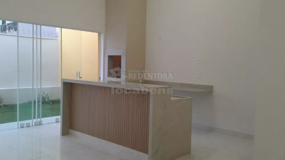 Casa à venda com 3 quartos, 99m² - Foto 1