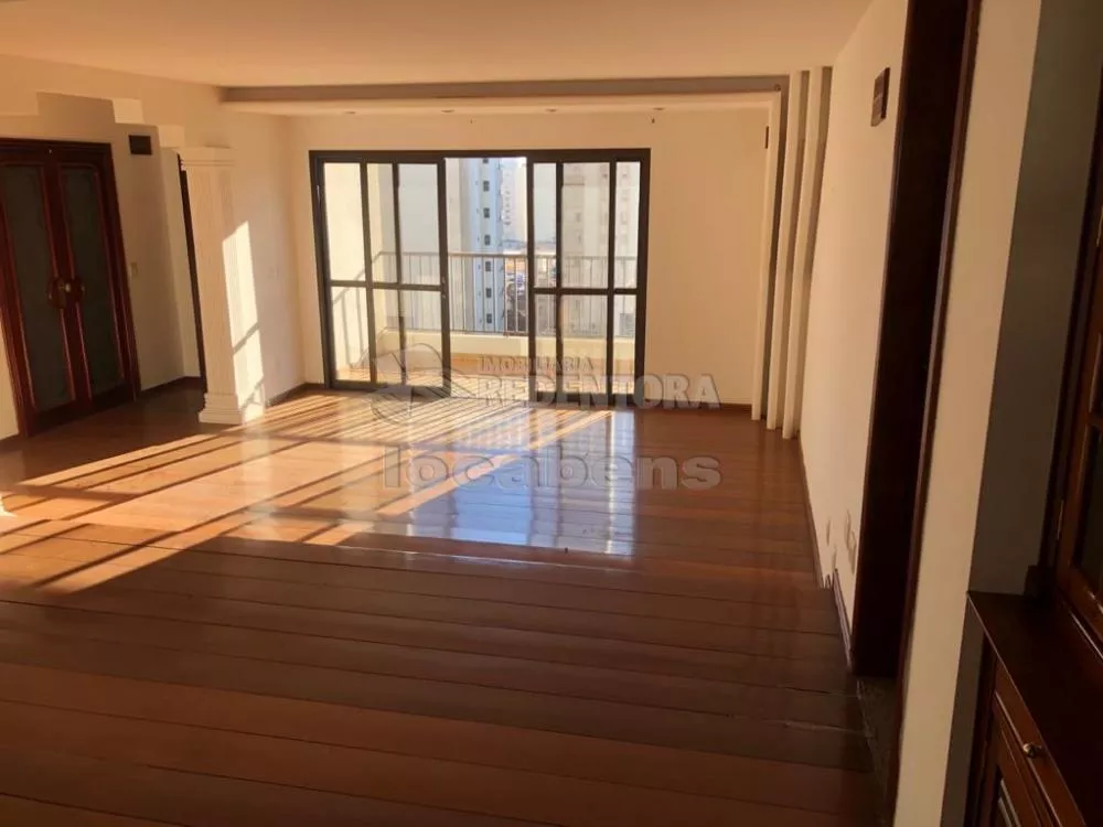 Apartamento à venda com 4 quartos, 190m² - Foto 1