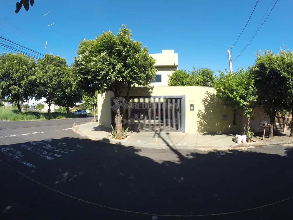 Sobrado, 4 quartos, 216 m² - Foto 1