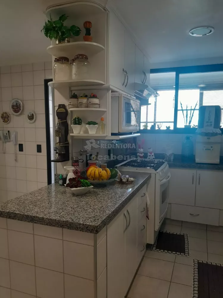 Apartamento à venda com 3 quartos, 180m² - Foto 1