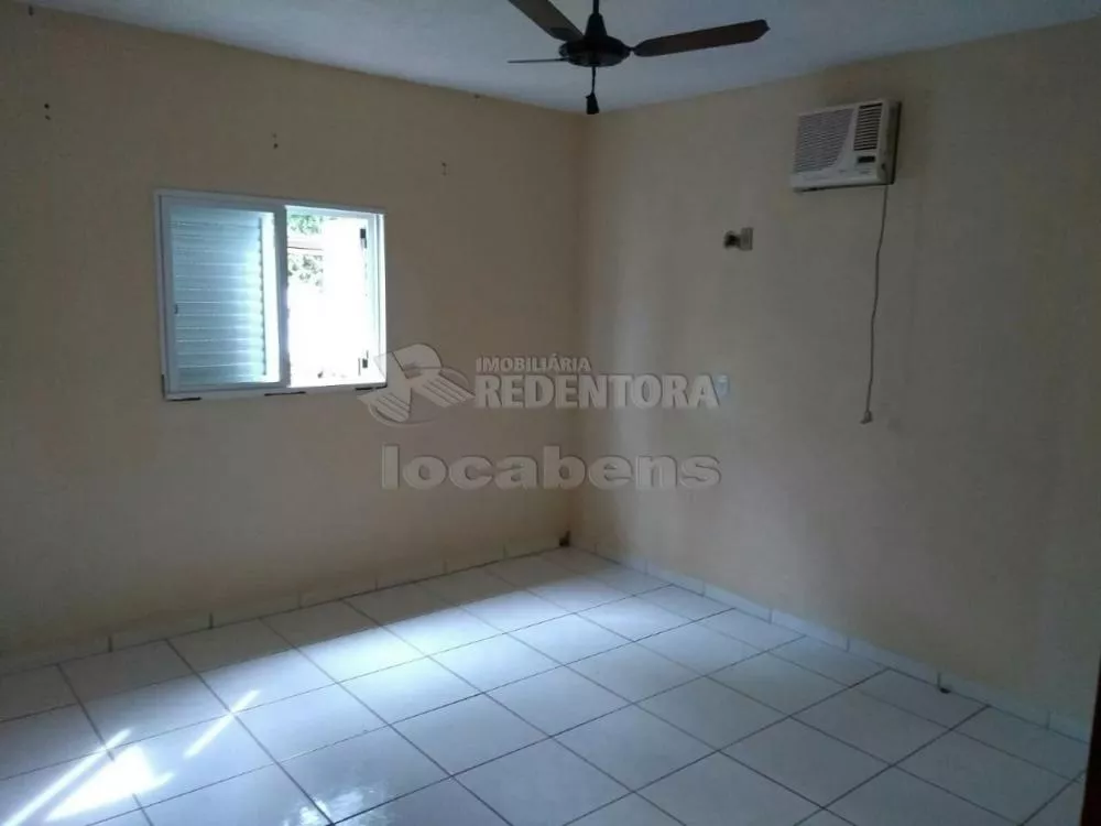 Casa à venda com 2 quartos, 130m² - Foto 2