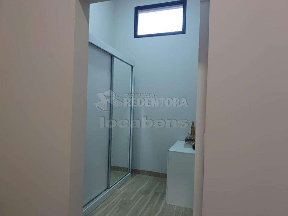 Casa à venda com 3 quartos, 200m² - Foto 1