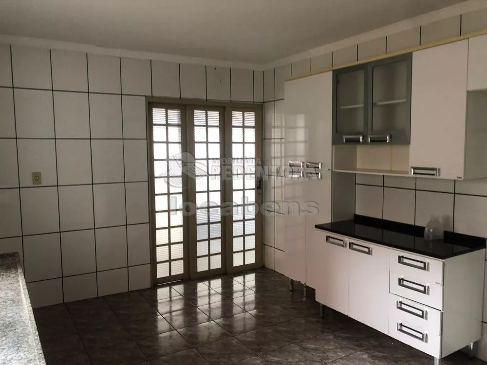 Casa à venda com 2 quartos, 135m² - Foto 2