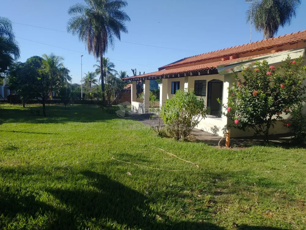 Chácara, 3 quartos, 1150 m² - Foto 1
