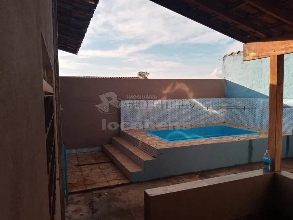 Casa à venda com 3 quartos, 130m² - Foto 1