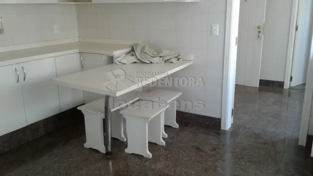 Apartamento, 3 quartos, 231 m² - Foto 2