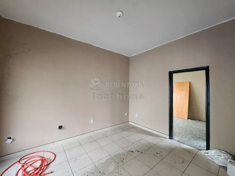 Casa à venda com 3 quartos, 247m² - Foto 2