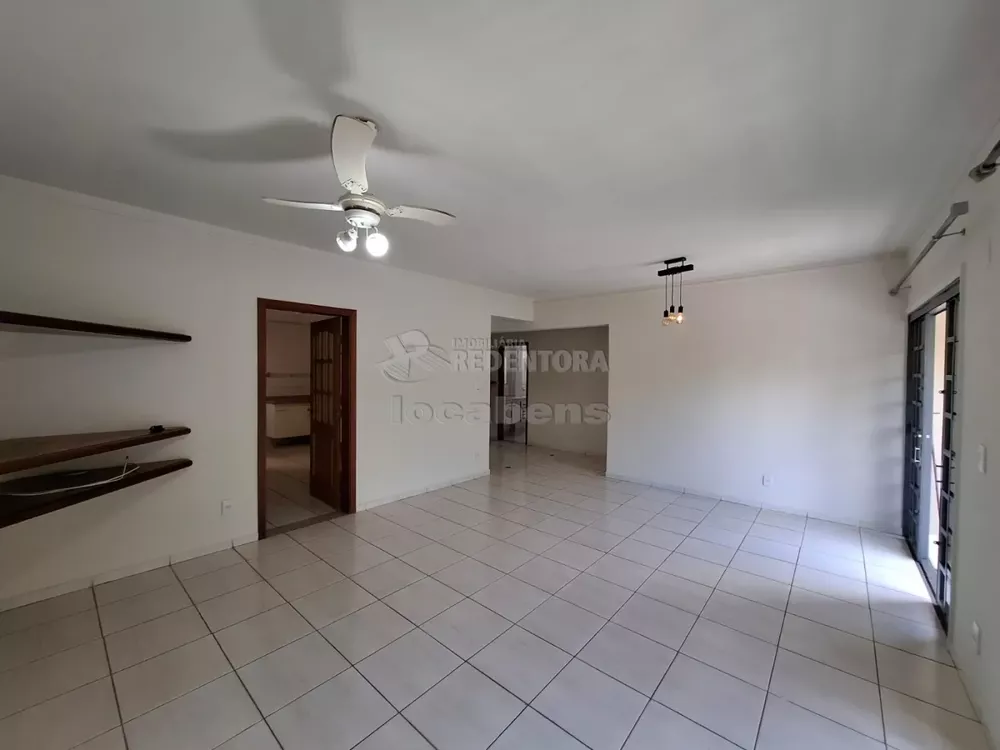 Apartamento à venda com 3 quartos, 124m² - Foto 2