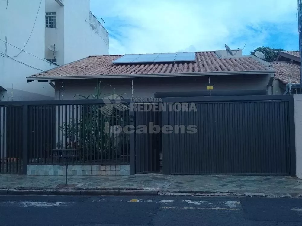 Casa à venda com 3 quartos, 156m² - Foto 1