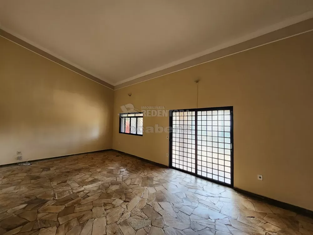 Casa à venda com 3 quartos, 277m² - Foto 2